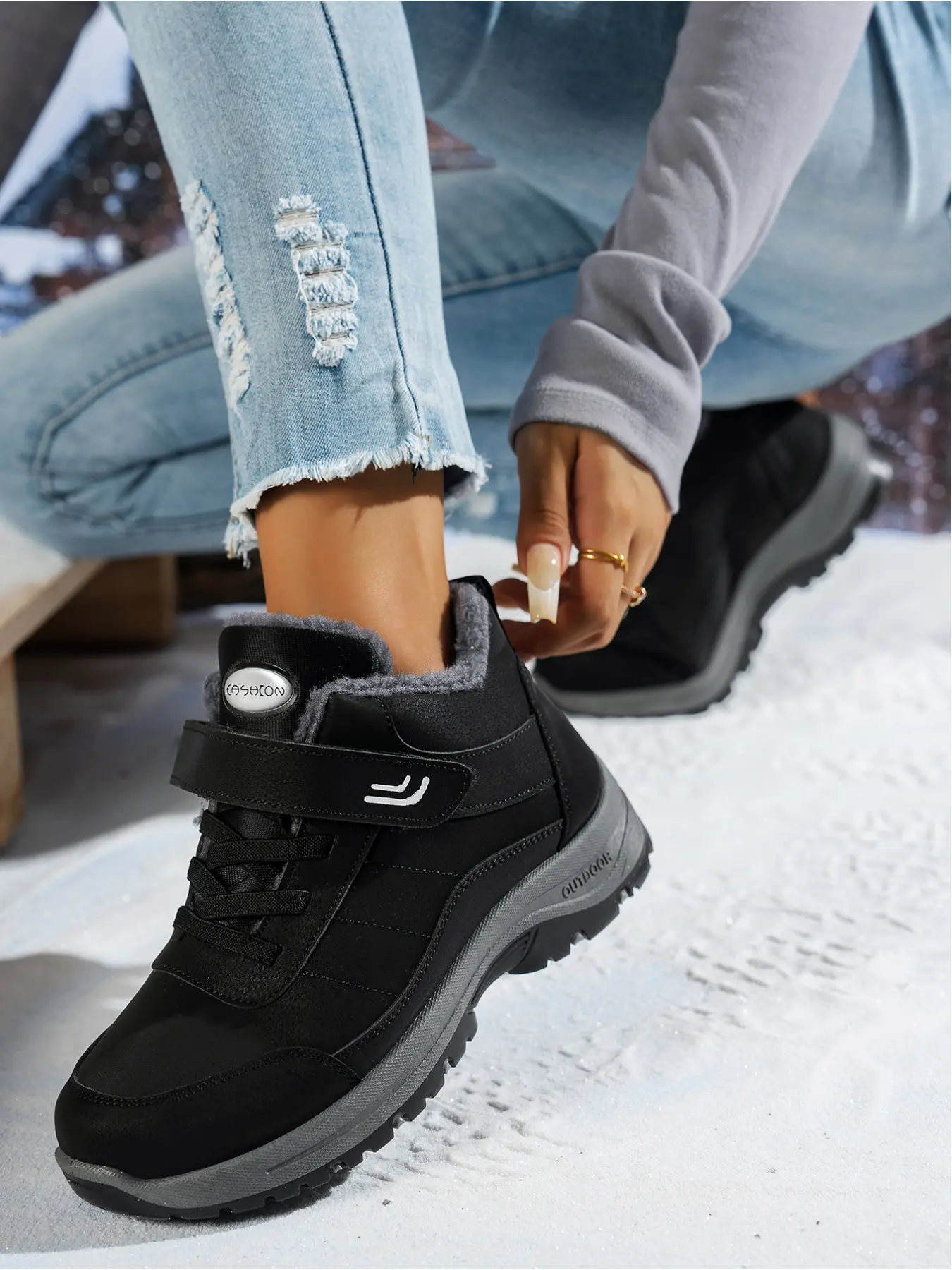 Winter snow boots with plush and thick anti slip snow boots, wide last, waterproof and walking cotton boots, Velcro