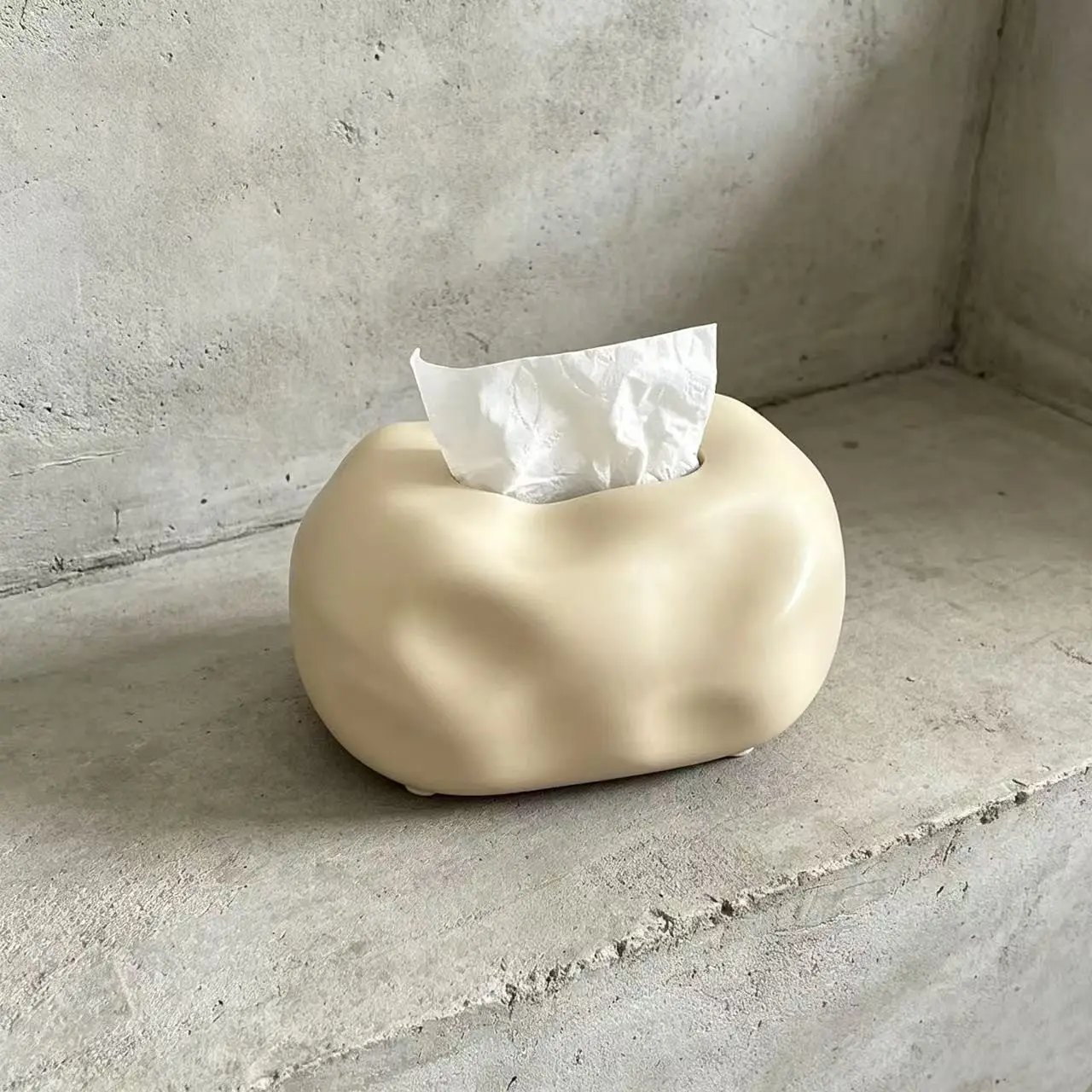 Modern Minimalist Cream White Ceramic Tissue Box Cover, Combining utility with beauty, Decorative Tissue Dispenser Holder, Creative Home Decor Ornament for Living Room Coffee Table Nightstand, for Home Office