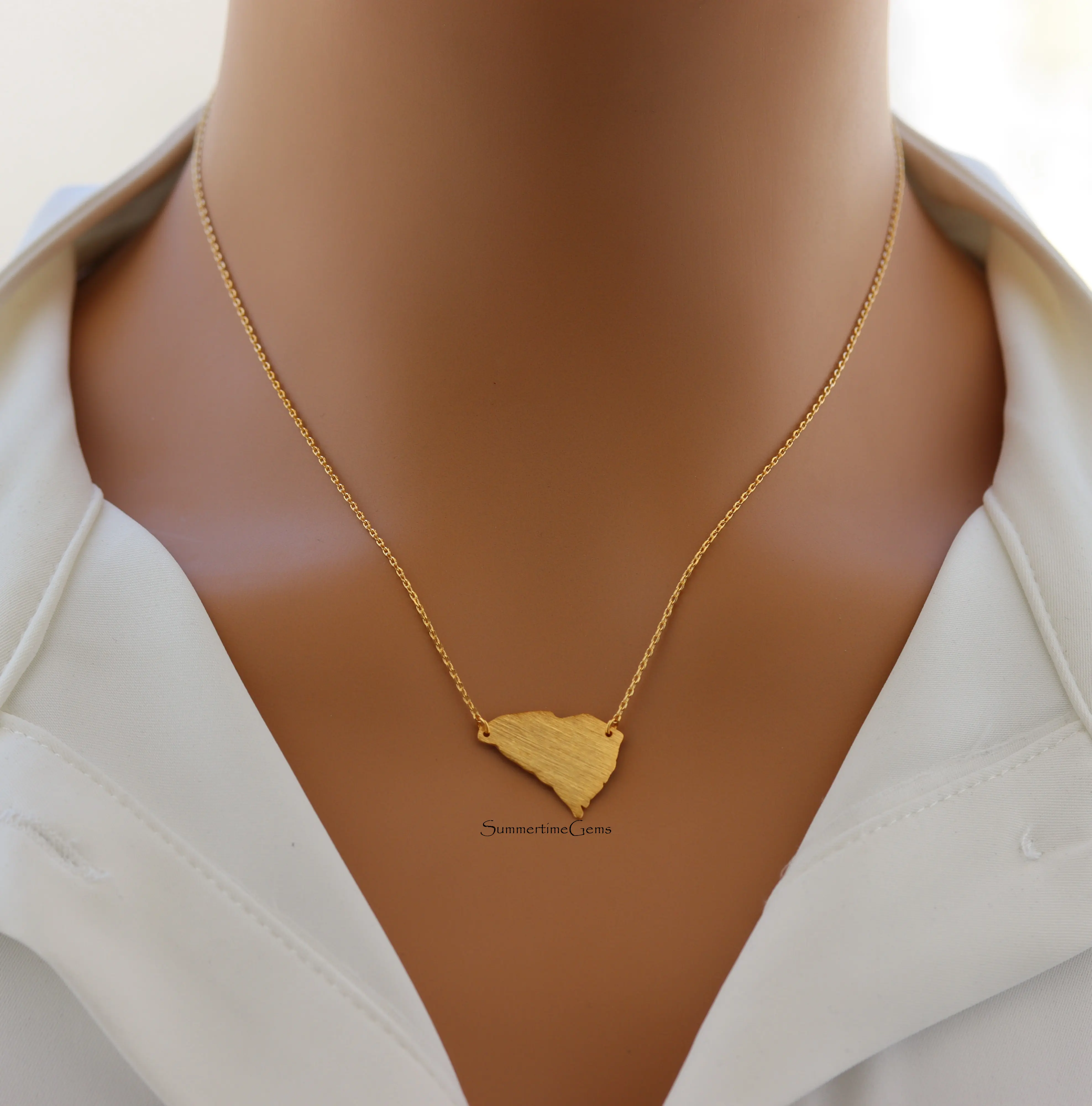 18K Gold Plated Dainty Brushed South Carolina State Pendant Necklace – Minimalist State Pride Jewelry