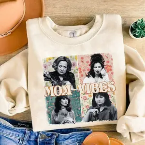 Mom Vibes Vintage Funny Mom Mom Life Trendy Funny Graphic Sweatshirt, Mother's Day Gift