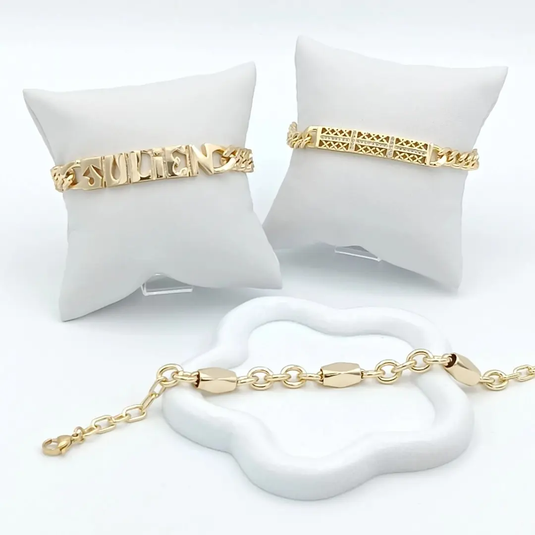 Varied bracelets, unisex style, 14K gold plated, high quality. Varied bracelets, unisex style, 14K gold plated, high quality.