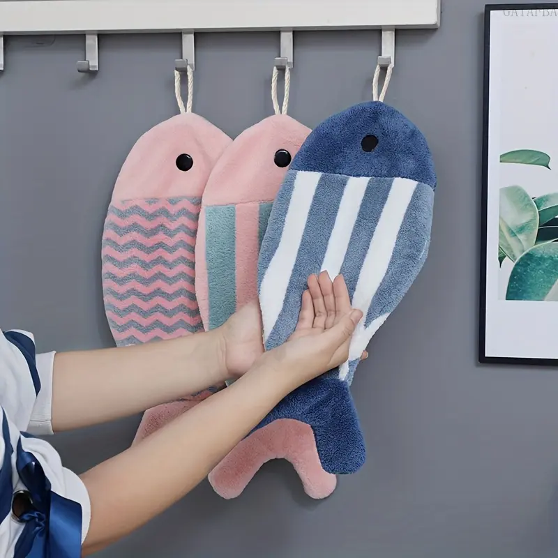 2PCS Cute Fish Shaped Hanging Hand Towels Coral Velvet Soft Super Absorbent Fun Household Towels Multi‑Color Optional Lightweight Essential For Kitchen Bathroom Daily Home Use