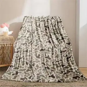 Camouflage Pattern Ultra-Soft Flannel Throw Blanket – Anti-Pilling All-Season Warm Nap Cover, Versatile for Home/Office/Travel/Camping, Perfect Family Gift