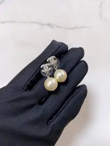 Pre-owned Chanel Classic Mini CC Logo Pearl Drop Diana Earrings 1108GIA0100