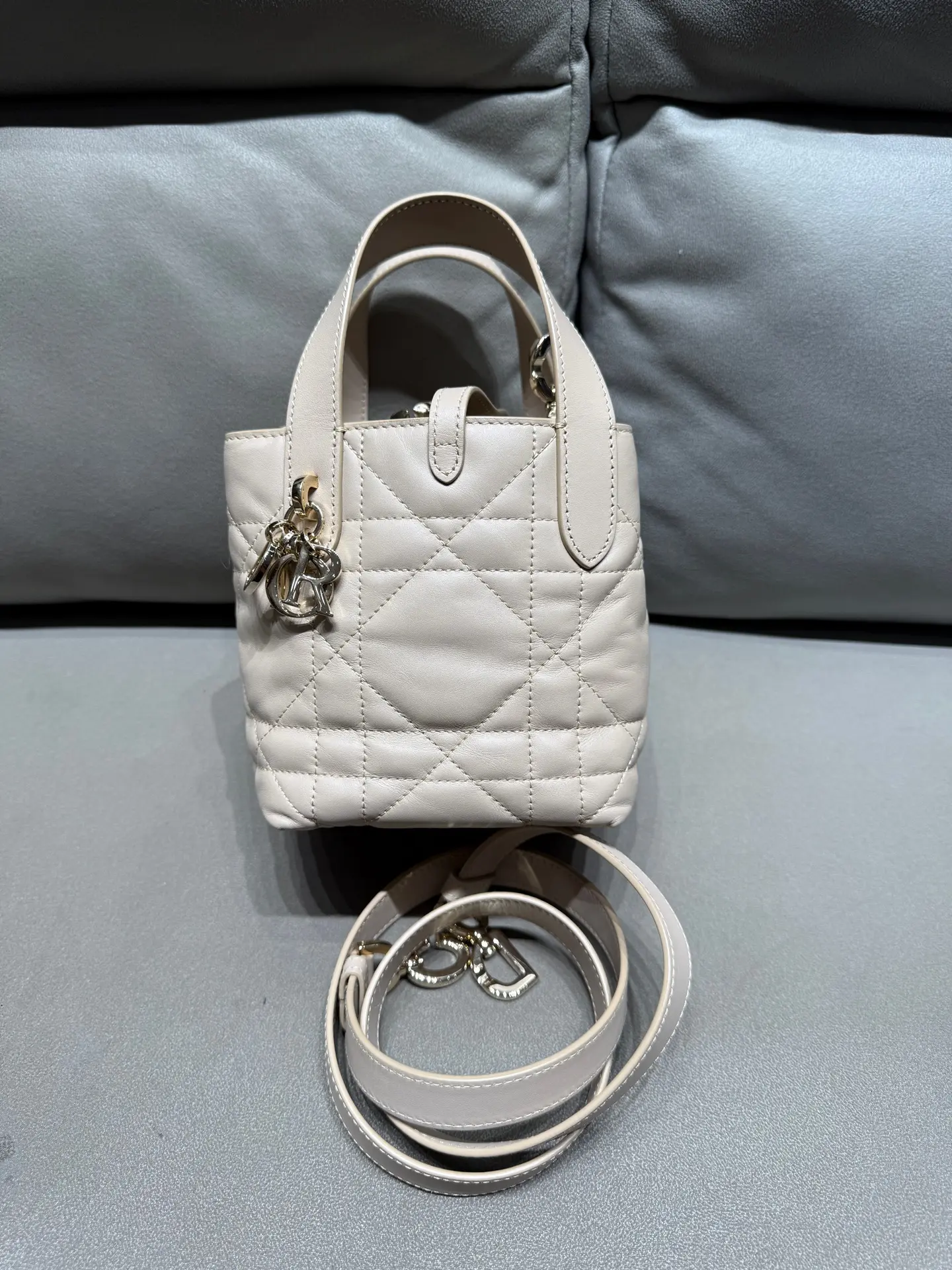Pre-owned Dior Toujours Small White Gold Leather Shoulder Bag