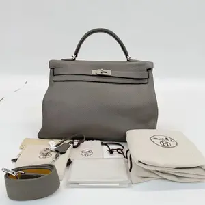 Pre-owned HERMÈS Kelly 40, Gris Elephant Togo Leather, Silver Hardware, P Stamp, Base Length 40cm, Serial N23297557
