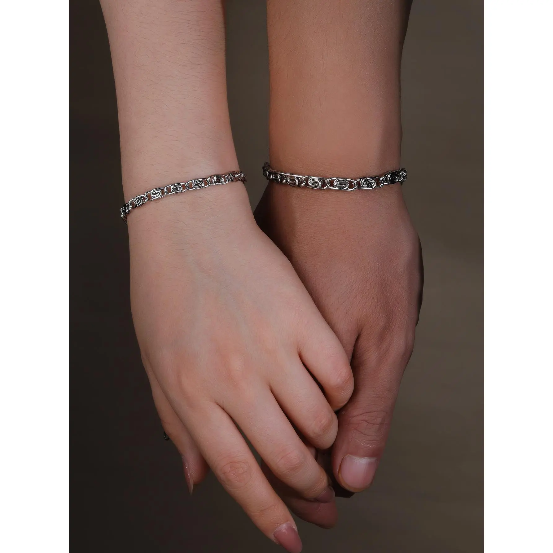 Elegant Bangle Jewelry Set, Unisex Minimalist Spiral Design in Silver-Tone Metal, Matching Bangles for Couples