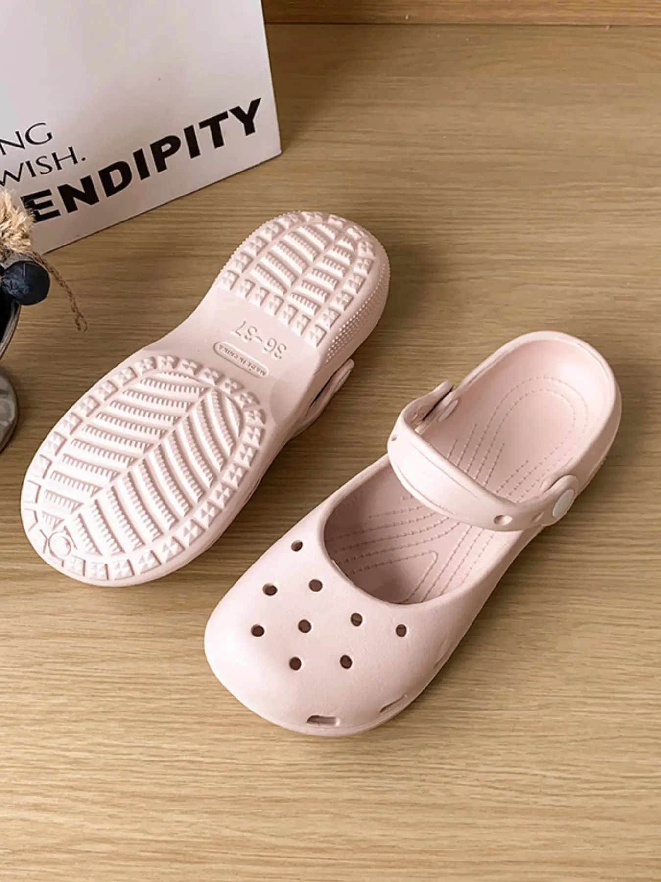 Girls' Ballet Hole Shoes 2026 Summer Bestseller, Trending Sandals, Beach Anti-Slip Breathable EVA Flat Slide Sandals, Comfortable and Fashionable, Durable and Non-Irritating, Summer Style Sandals