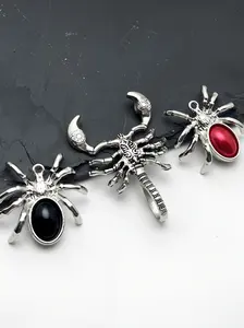 2pcs Hip-hop punk style dark style scorpion and spider pendant DIY handmade car keychain necklace pendant accessory