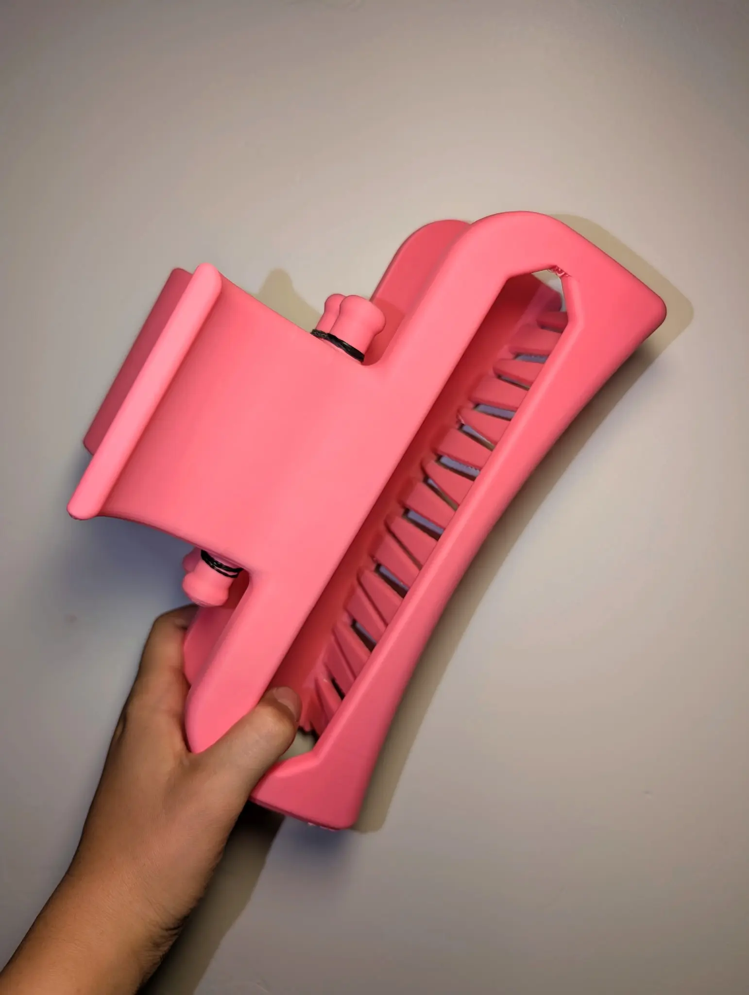 Giant Hair Claw
