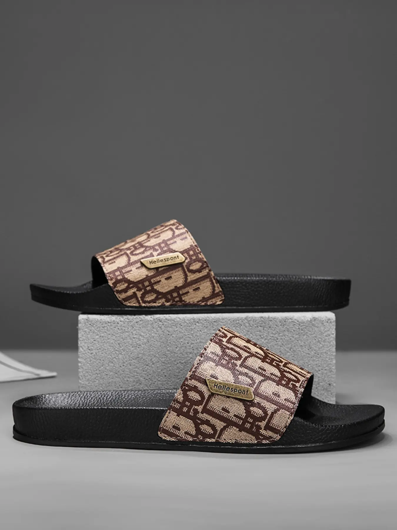 Vintage Pattern Leather Men's Flat Slippers Sandals, House Slipper, Non-Slip Soft Sole Casual Shoes, Ideal for Home and Beach Wear, Comfortable and Stylish Footwear