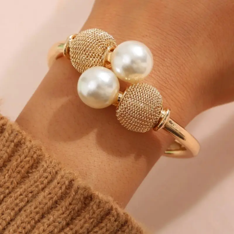 Vintage Faux Pearl Decorated Cuff Bangle, Hand Chain, Fashion Jewelry for Party, Daily Clothing Decor, Trendy All-match & Exquisite Jewelry for Birthday Gift, Trendy Jewellery Accessories, Fashionable Bangle, Exquisite Bracelet, Cuff Bangles Bracelets