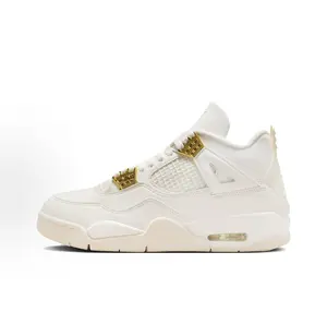 Platinum-colored mid-top sneakers, featuring an upper made of white premium leather, paired with gold-plated metal lace eyelets, and finished with a white sole. The overall design is luxurious and retro,