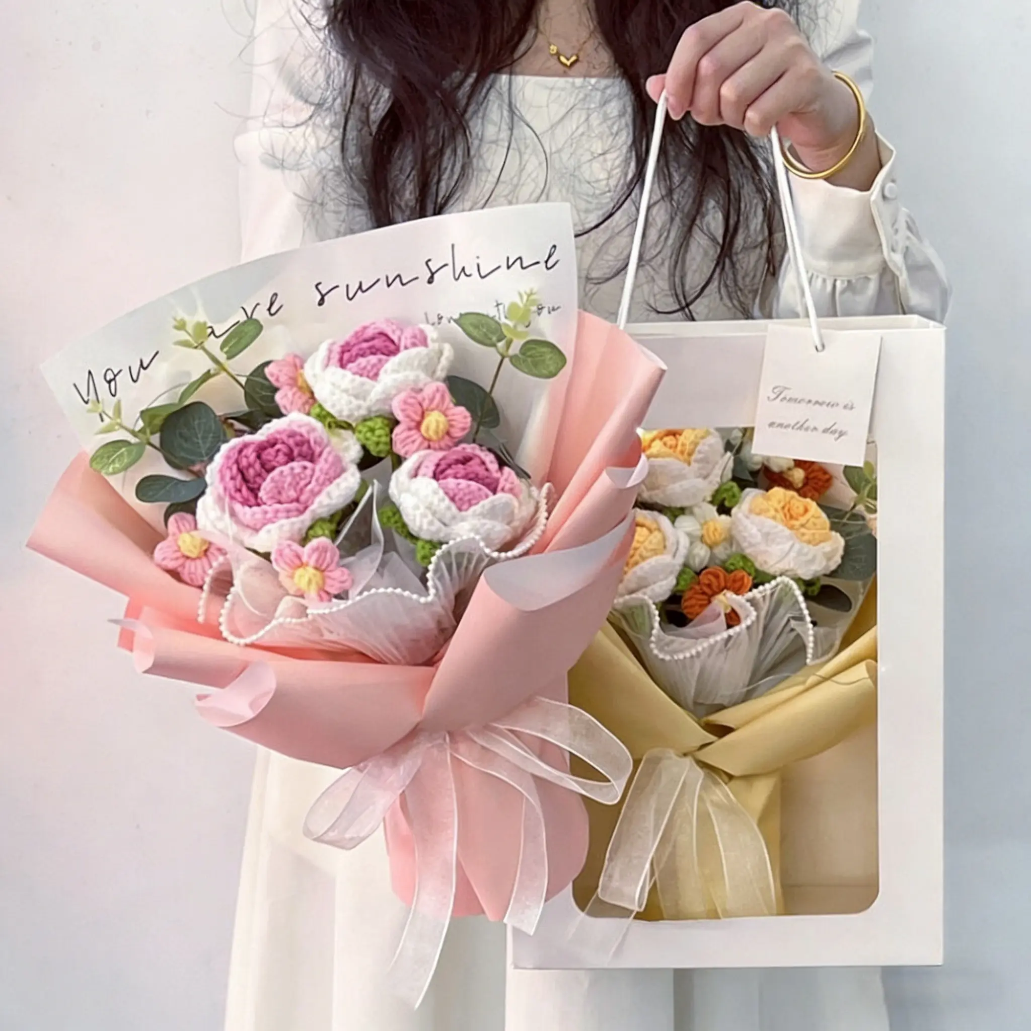 Handmade Crocheted Lily Flower Bouquet, Artificial Flowers, Decorative Flowers, Decorative Bouquets, Perfect for Mother's Day, Wedding, Valentine's Day, Graduation, Christmas, Halloween Gifts