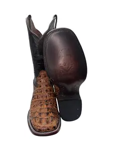 Bota- Coco Nuca Miel " Piel de res grabado"