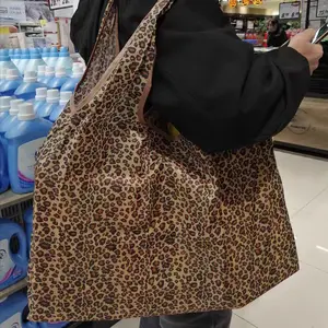 Women's Large Capacity Leopard Print Storage Bag, Spacious Durable Polyester Handbag, Foldable Design for Daily Use, Travel, Work, Shopping, Fashionable Shopping Bag
