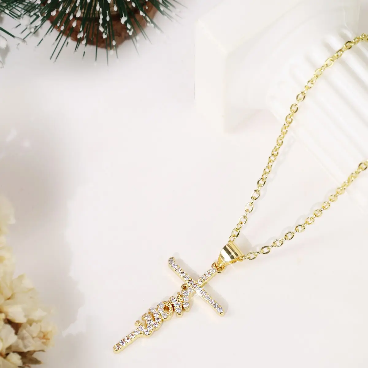 Female Elegant Copper Trendy Minimalist Cross Pendant Necklace with Sparkling Cubic Zirconia, Gift Ideas for Mom on Key Occasions, Valentines Day, Anniversary, Birthday, Mom On Mothers Day, Valentine’s Gift, Sparkling Cz, Women's Fashion, Light Luxury