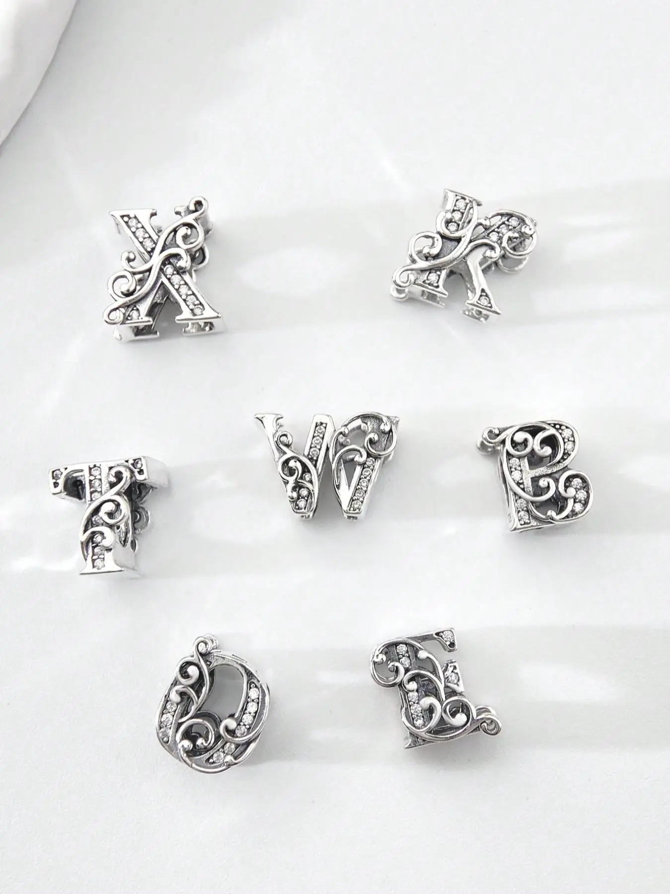 26 Letters Vine Pattern Beaded Bracelet, Cute DIY Astrology Jewelry with Zodiac Sign Charm, Customizable Charms, Fashion Accessories for Women & Girls