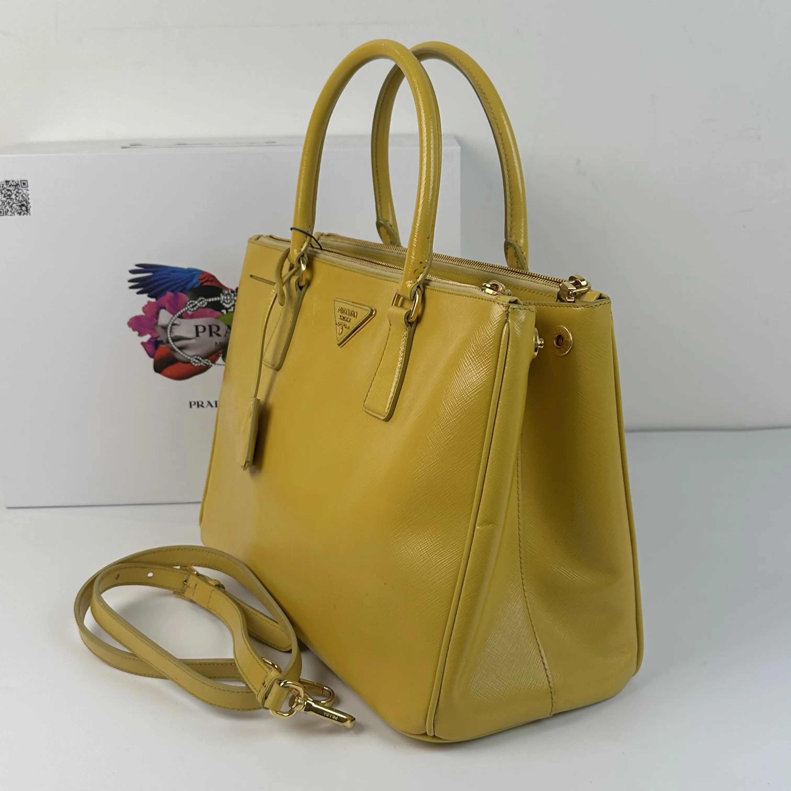 Pre-owned PRADA Medium Galleria Yellow Saffiano Leather Tote							