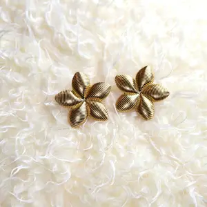 The Bloom Studs