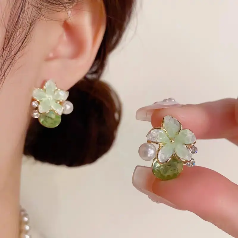 Soco Luxury Pearl Flower Design, Elegant and Sweet New Earrings DDES0703, Fashionable Stud Earrings, Luxury Ear Accessories, 14K Gold-Plated
