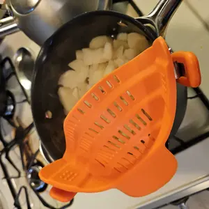 Silicone Pot Side Pasta Strainer, 1 Count Adjustable Silicone Clip on Strainer Clamp for Kitchen, Home Essentials Kitchen Accessories for Cookware, Kitchen Gadgets, Kitchen Tools, Dorm Essentials, Boyfriend Gift, Kitchen Tool