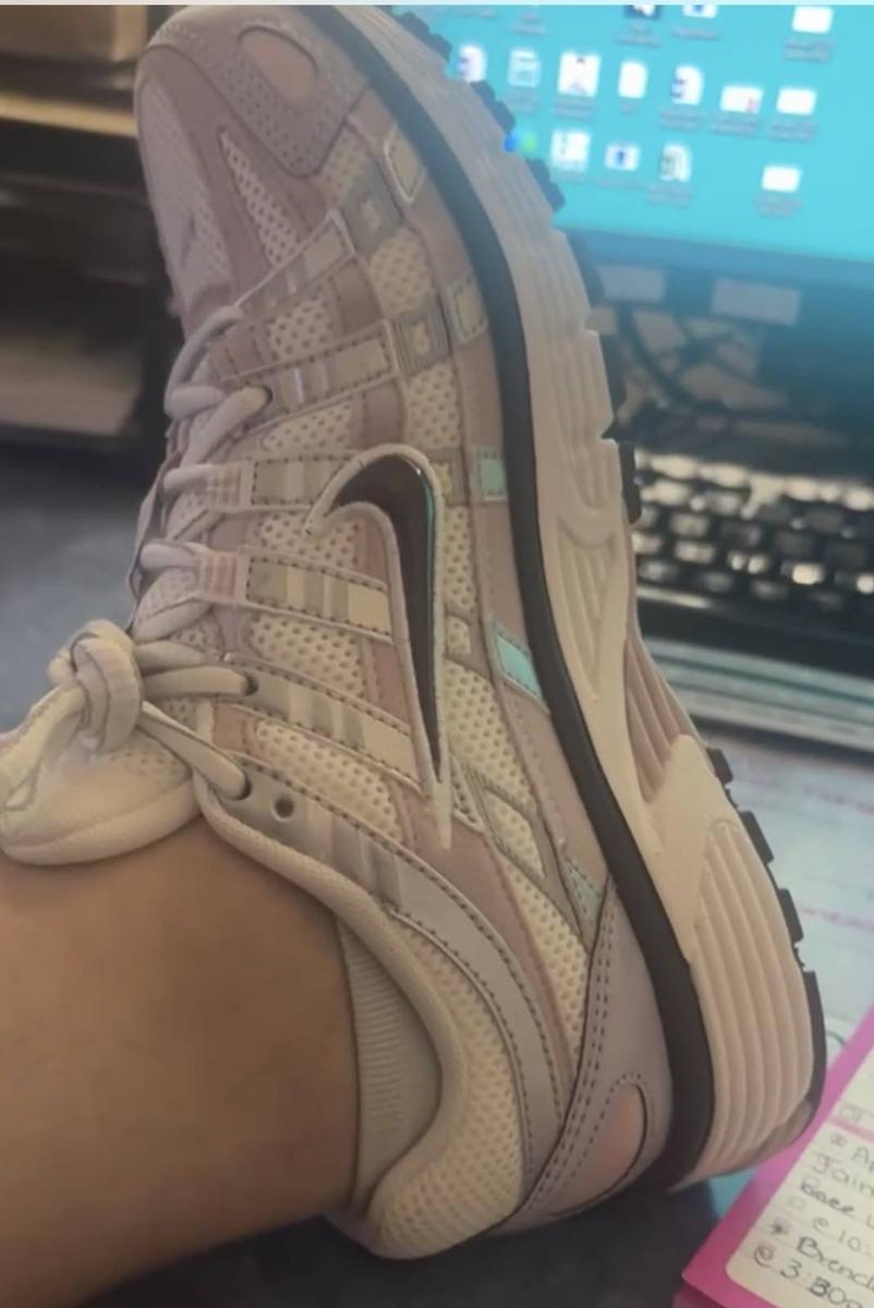 Item: 6, Summit White/Plum Chalk, 1