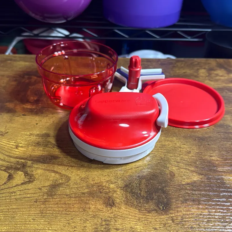 Tupperware Mini Chef Red