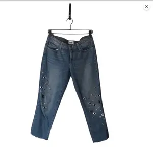 Paige Jeans open metal grommet Size 26