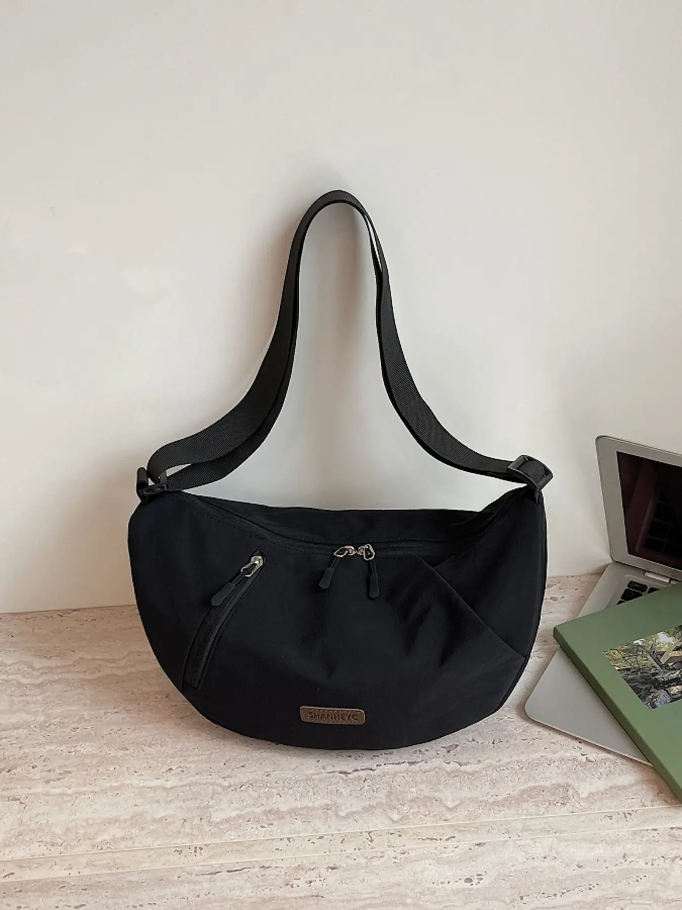 Simple and Spacious Dumpling Bag with Multiple Pockets, Fashionable Casual Commuter Shoulder Bag with Adjustable Strap, Fresh and Cute Crossbody Bag