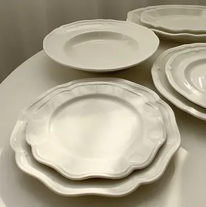 Retro White Embossed Ceramic Plate - Floral Edge Breakfast Plate for Dessert & Restaurant Table Setting