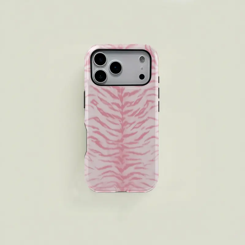 This pink and white striped, sweet-style, trendy tiger-patterned dual-layer protective case is a durable 2-in-1 device suitable for iPhone 17/16/15/14/13/12/11 Pro Max/Plus/Pro and Samsung Galaxy S26/S25/S24/S23 Ultra/Plus series. It features a simple