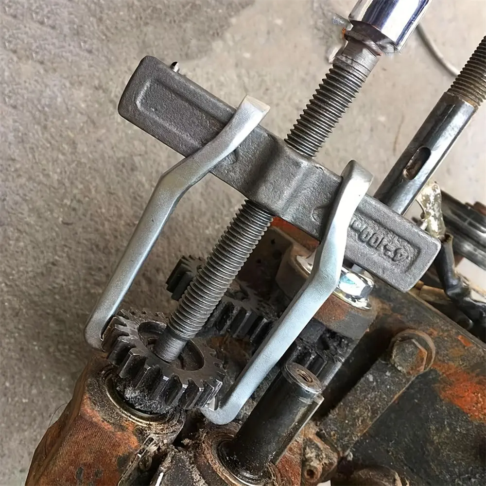 One 2-Jaw Puller Mechanical Bearing Disassembly And Separation Puller, Chrome Vanadium Steel, High Hardness And Good Toughness Bearing Extractor, Double claw gear bearing puller disassembly tool