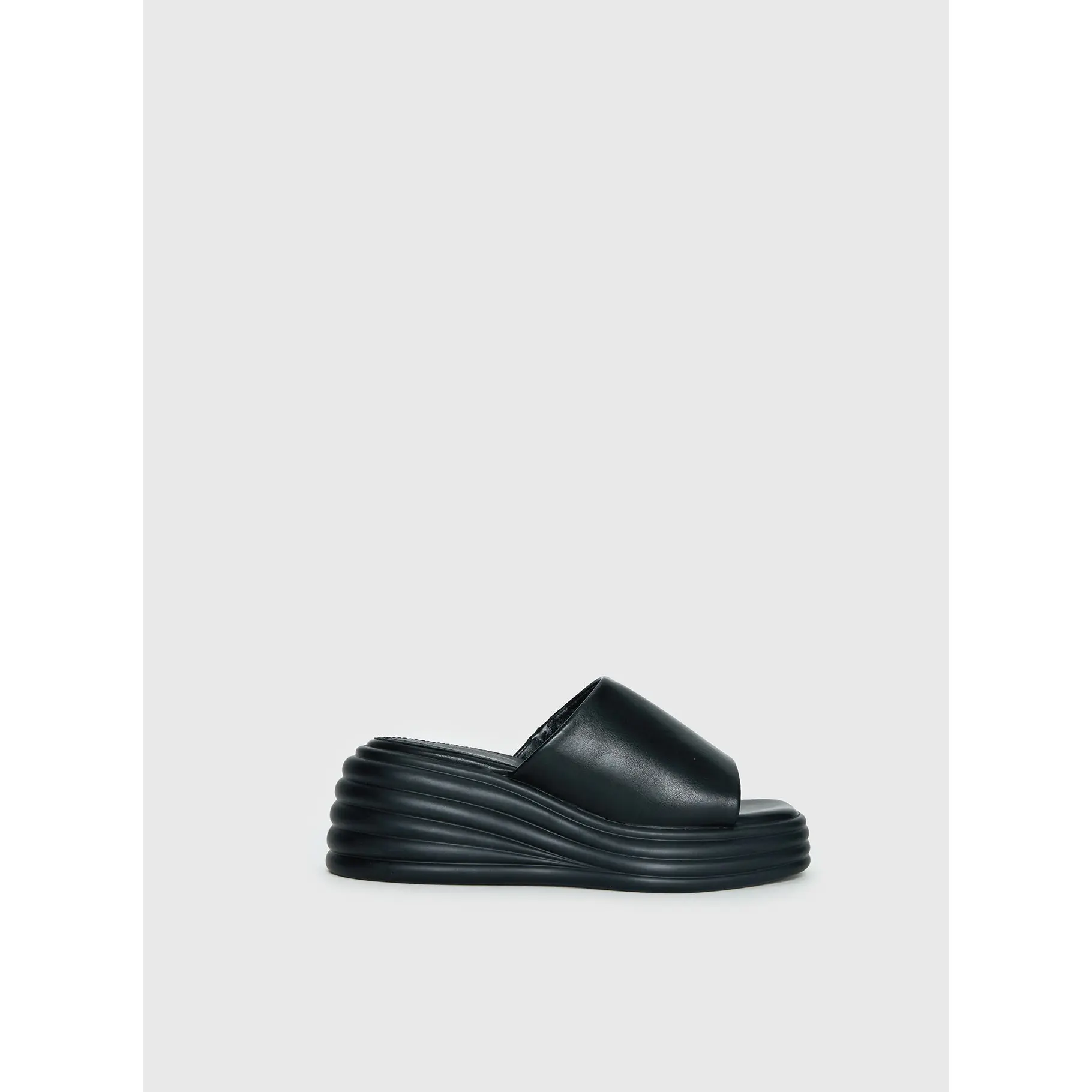 Therapy Flaunt Platform Sandals Black