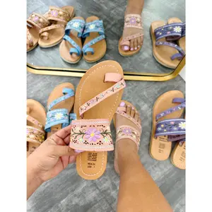 Catalina - pink sparkly chanclas school