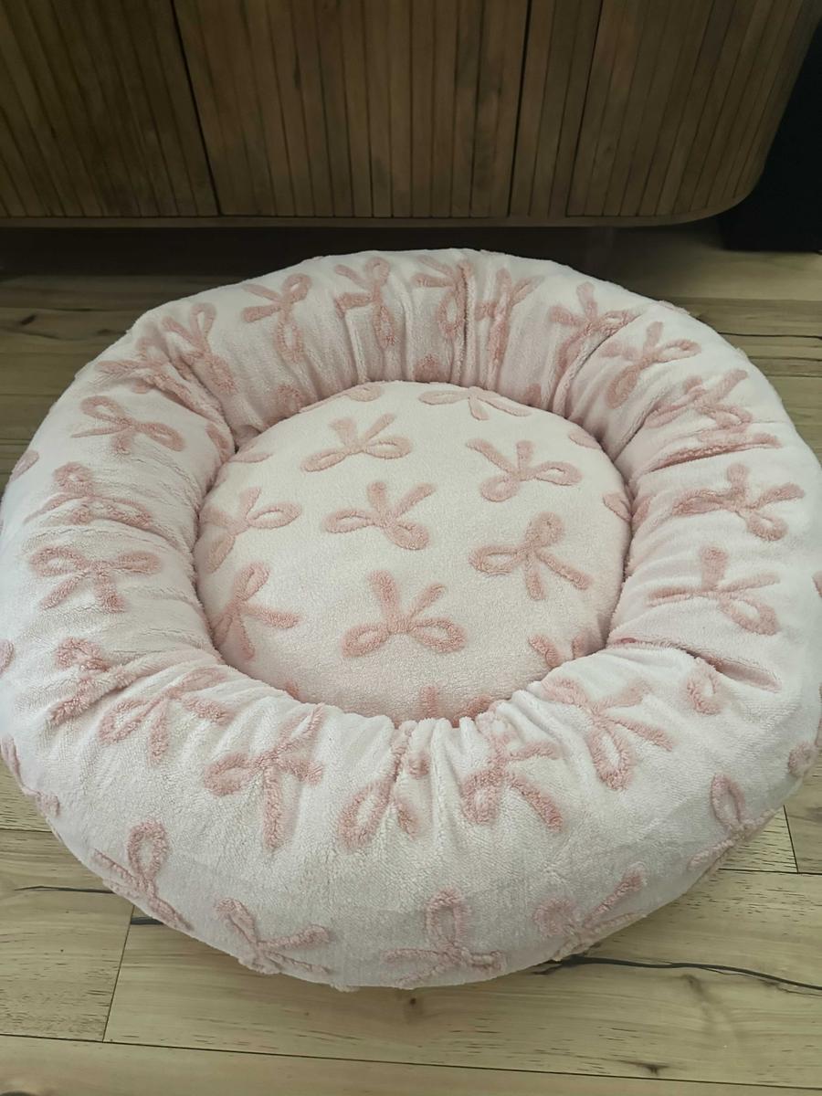 Item: Pink Taffy, L (36x36x10)