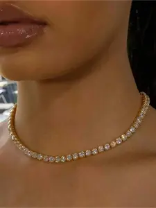 Diamond-Imitation Tennis Necklace | Gold/Silver Glittering Diamond Adjustable Collar Chain, Classic and Elegant. This crystal tennis chain features an adjustable extension chain. Choose between gold and silver colors. Suitable for layering or wearing alon