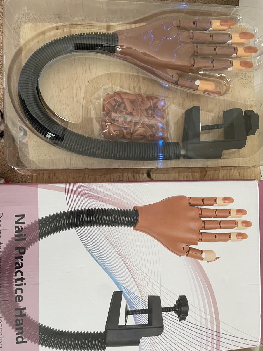 Item: HAND+100 NAIL TIPS