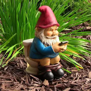 Resin Gnome Figurine Sitting on Toilet – Humorous Bathroom or Desk Decor, Funny Craft, Decorative Home Ornament for Gnome Lovers, Whimsical Holiday Gift for Adults, Farmhouse Cottagecore Vibe, Statues