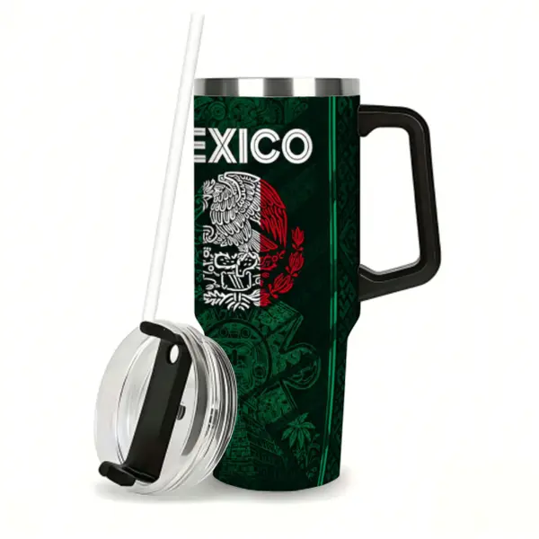Sturdy Portable Engraved Plastic Drink Tumbler - 2026 Mexico Soccer Insulated Stainless Steel Travel Mug with Handle, Straw, Chichén Itzá Pyramid Graphic, Mexican Flag Design, Retro Soccer Fan Gift,father'sdaygifts
