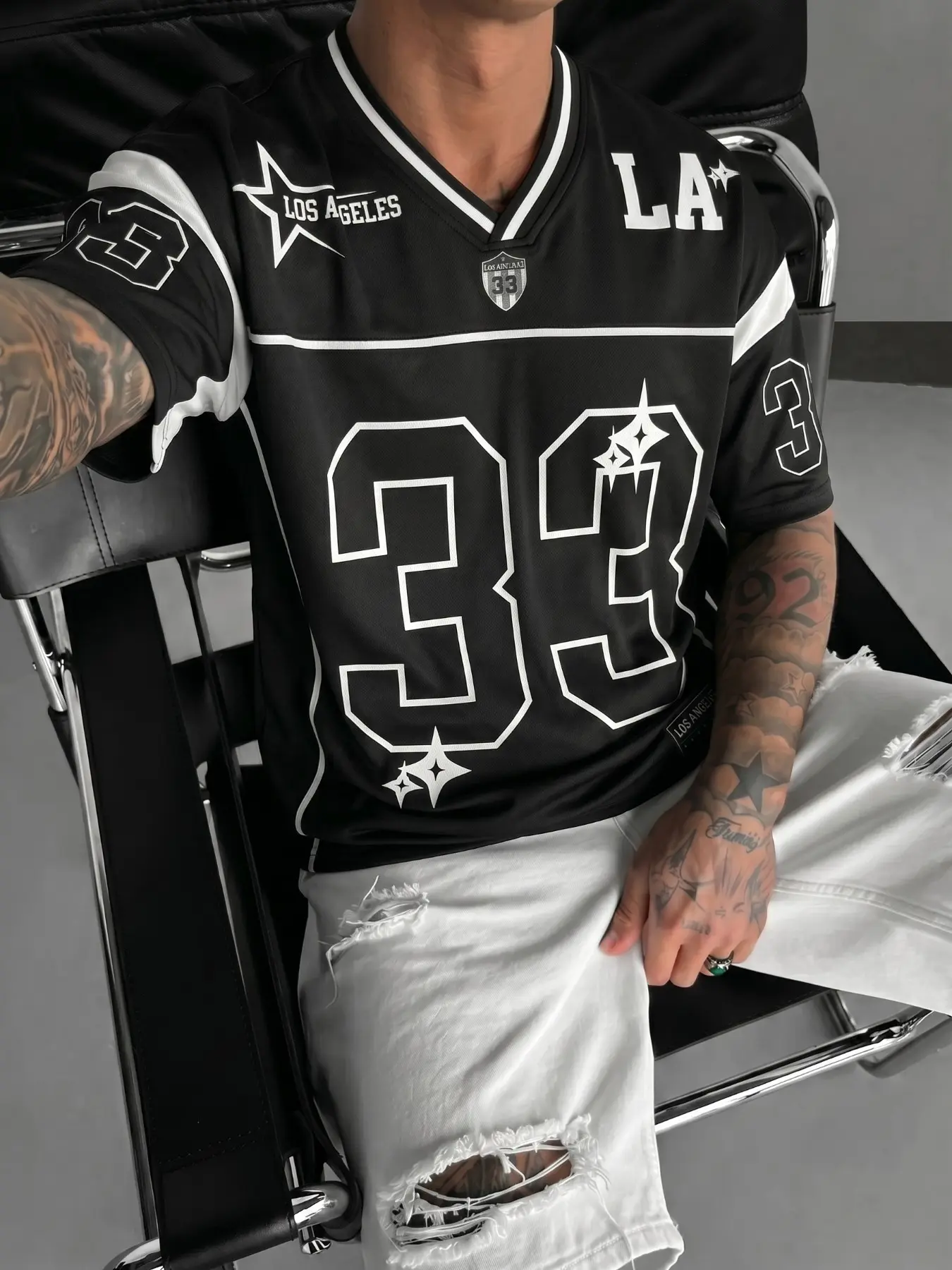 Men's Black Los Angeles 33 Retro Football Jersey, football shirt, Oversized Streetwear Tee, Casual Sports Top, with star graphics & LA text, breathable mesh fabric, perfect for casual outings, game days