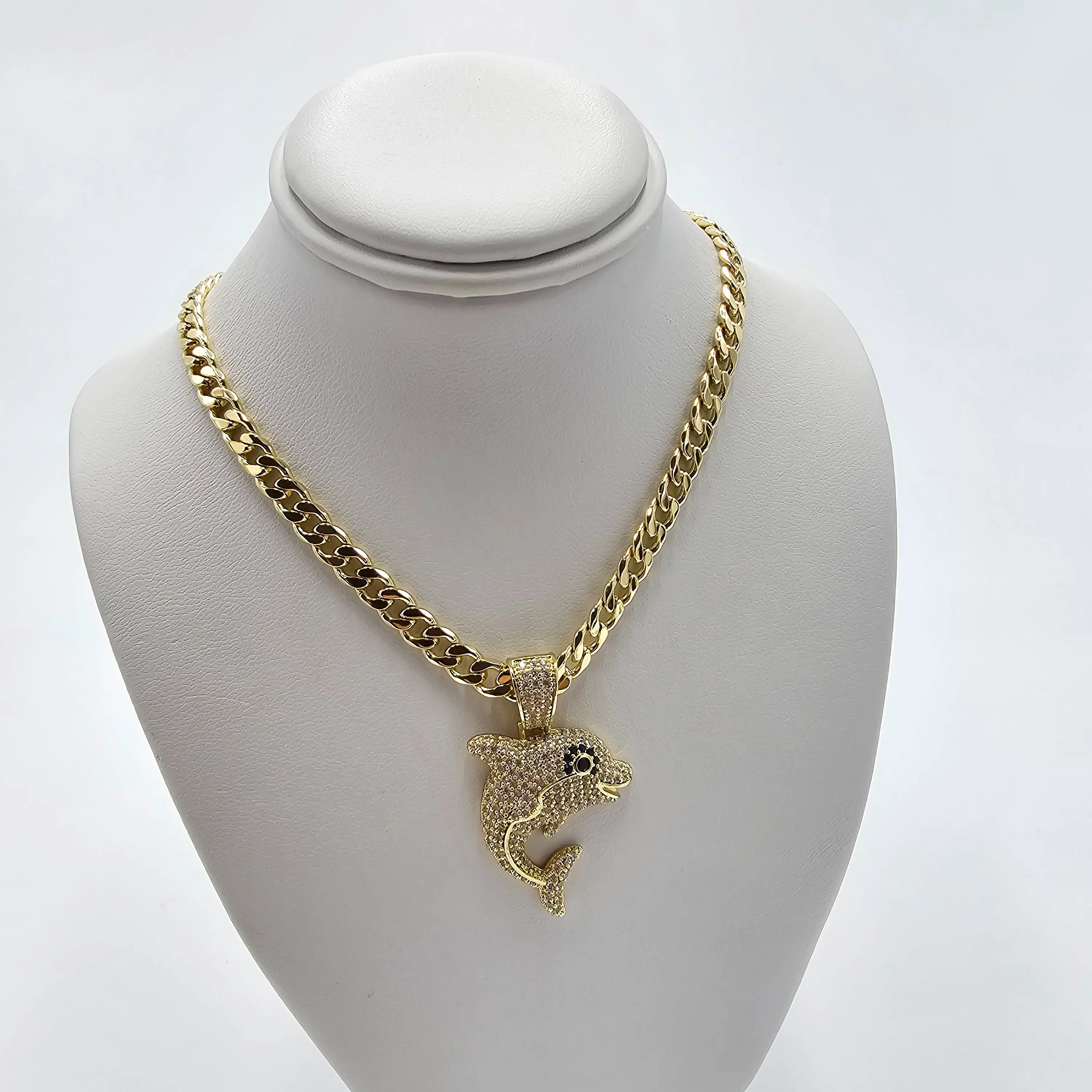 MARACCESORIOS Dolphin Pendant Necklace - 18-in Link Chain, Animal Figure, Chain Jewelry for Daily Wear, Animal Figure Necklaces, Chain Jewelry Necklaces