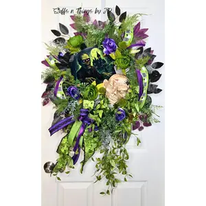 Halloween Wreath – Creepy Door Decor with Zombie Face & Haunted Scene Sign