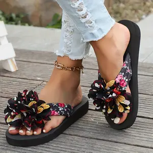 Women's 3D Flower Decorative Slippers, Lightweight and Portable Holiday Flip Flops, Summer Beach Slippers