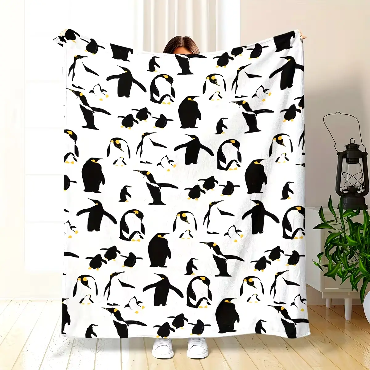 Contemporary Penguin Print Flannel Throw Blanket - 100% Polyester Digital Print Cartoon Decoration Throw, Cozy All-Season Sofa Cover, Ideal for Home Decor & Camping, Gift for Parents, Cartoon Decoration Throws