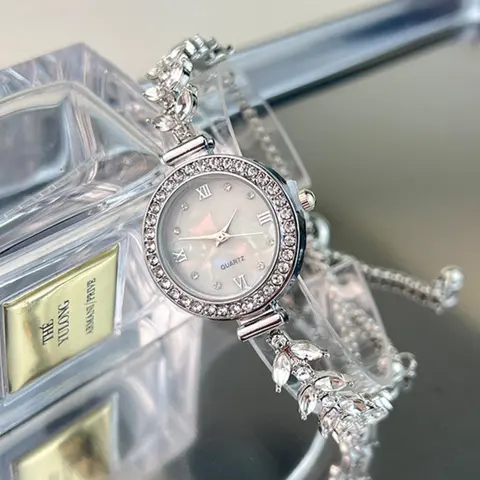 Women's Quartz Watch, Fashion Rhinestone Decor Analog Watch with Adjustable Bracelet, Trendy Watch for Daily Life, Fashionable Watches