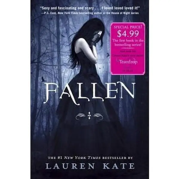 USED Book - Fallen by Lauren Kate (Paperback) - english