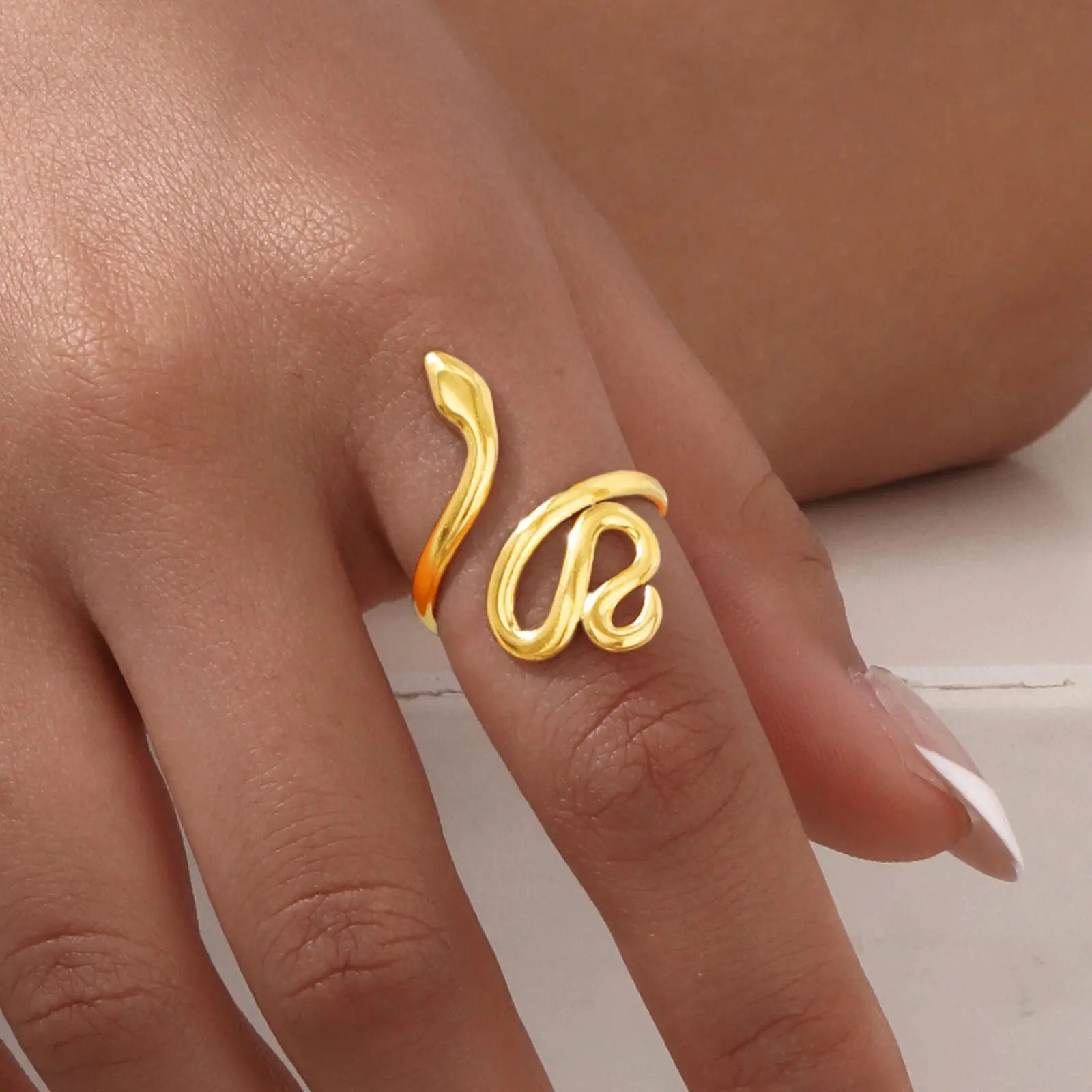 Vnox Stainless Steel Snake Rings For Women Men Animals Or Heart-shaped Elements New Design Open Ring Fashion Jewelry Female Gift