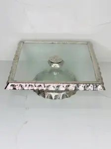 SILVER RUFFLE CAKE STAND SQUARE