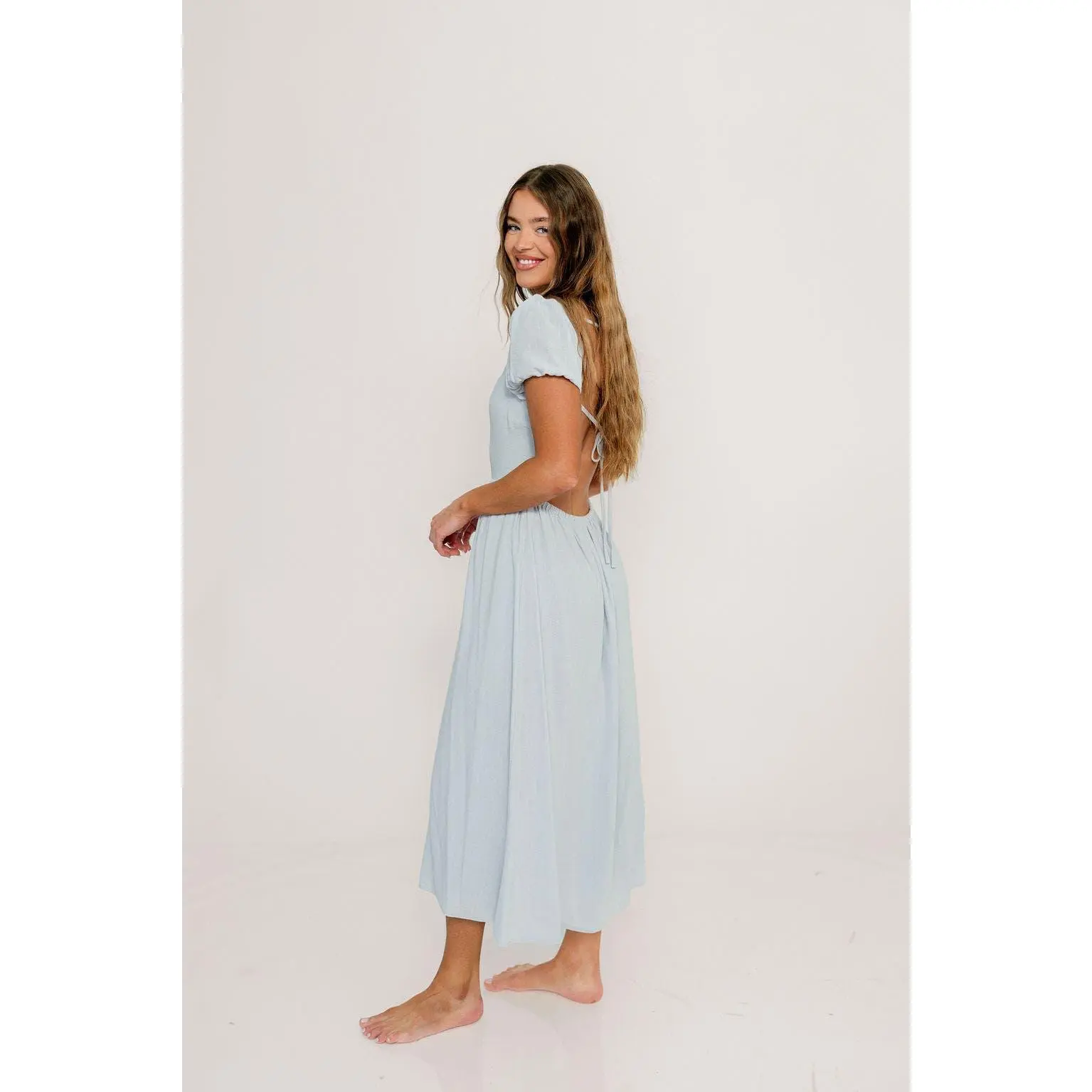 knee length dresses for ladies AUGUST THE LABEL Womens Zelda Midi Dress main image 1